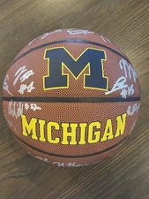 2025/2026 Michigan Wolverines Basketball Team Signed Ball Dusty May Yaxel 