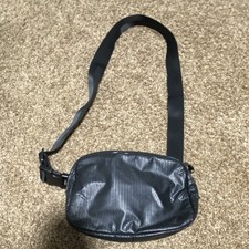 Black Nylon Hiking Waist Pack Adjustable Strap 3 Pockets Blue Interior Zip