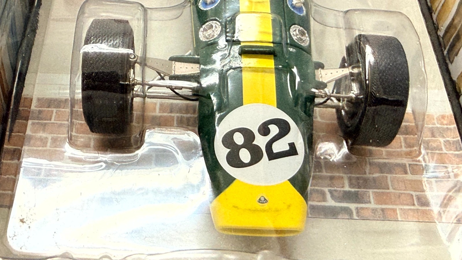 1:18 CAROUSEL 1 race car #82 LOTUS 38 JIM CLARK 1965 Indy 500 Winner #5201