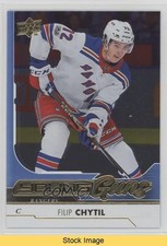 2017-18 Upper Deck Young Guns Silver Foil Filip Chytil #227 READ 02u3