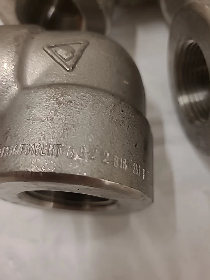 Lot Of 13 90-Degree Elbow F316/F316LHT Forged Stainless Steel 1.25" 3000# - Image 4 of 4