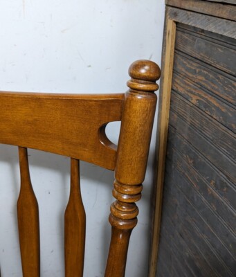 Vintage Ethan Allen Heirloom Nutmeg Maple Arrow Back Dining Arm