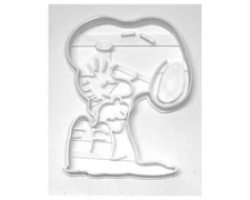 SNOOPY HUGGING WOODSTOCK CHARLIE BROWN PEANUTS COOKIE COOKIE CUTTER USA PR3495