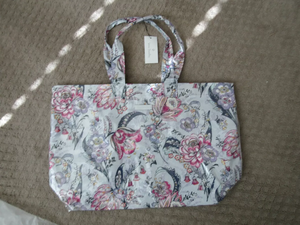 Vera Bradley City Shopper Tote Hummingbird Park wipe off lightweight