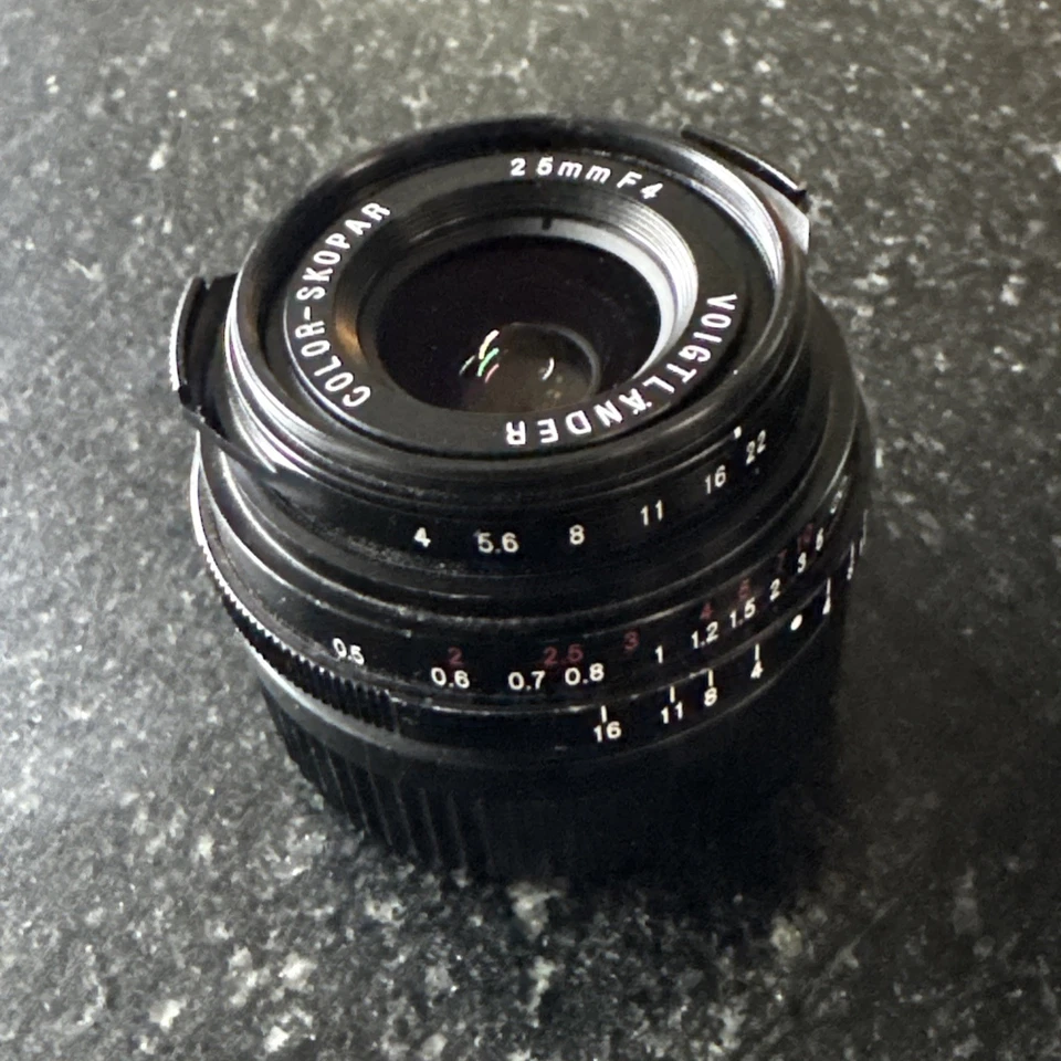 Voightlander COLOR-SKOPAR 25mm F/4 Leica M Mount - Image 2 of 4