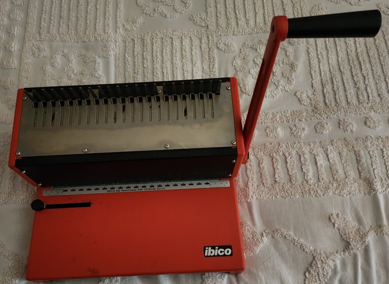 Ibico AG Seestrasse 346 CH-8038 Komborella Binding Mach w/coils-Type A4-PB-WOW!