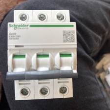 SCHNEIDER 63 AMP D63 10kA TRIPLE POLE MCB CIRCUIT BREAKER A9F55363 IC60H