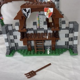 Lego Kingdoms Joust 10223 Castle Lion Knights Dragon Knights 100% Complete Set