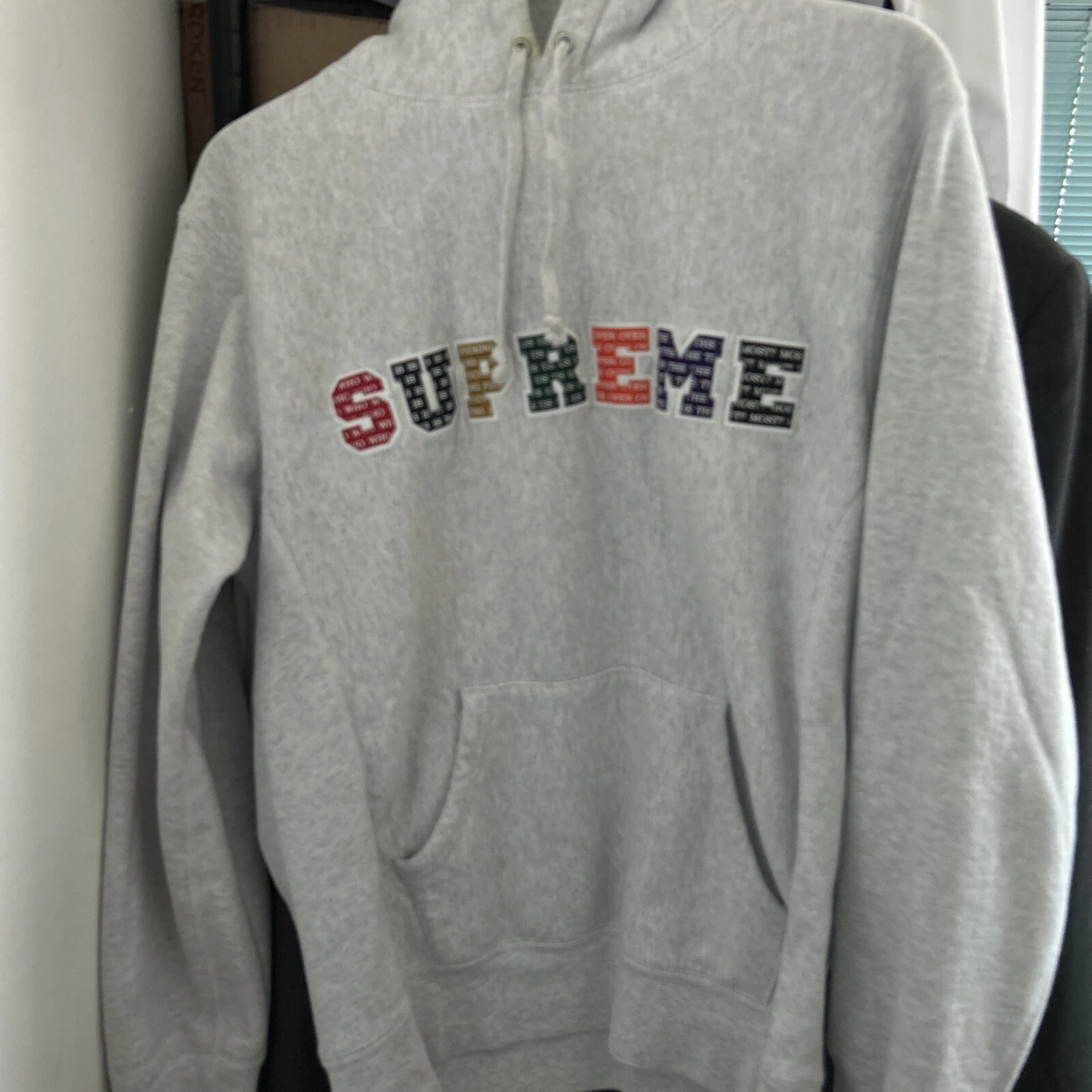 sweat à capuche suprême le plus taille medium