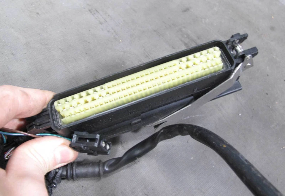 Arnés de cableado del motor BMW Z3 1.9 Roadster M44 1996 para transmisión manual OEM Foto 2 de 4