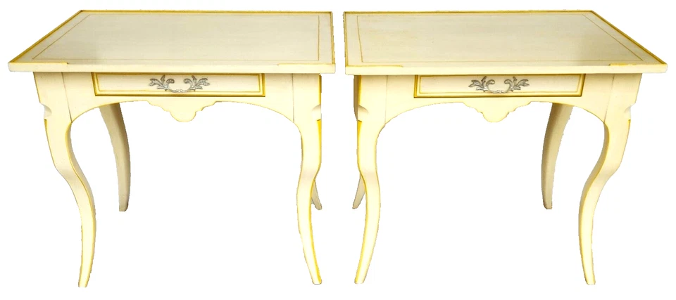 Par de mesitas de noche francesas BAKER Foto 2 de 4