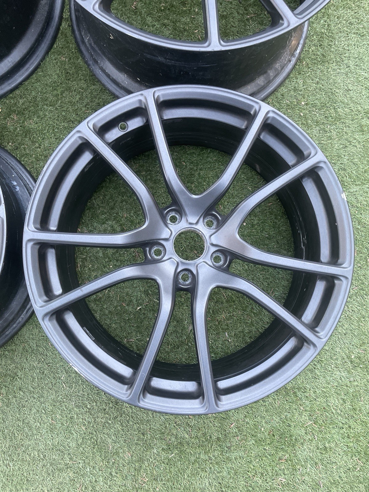 McLaren 570S Wheels Set Charcoal P/N 13B0574CP