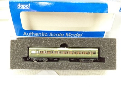 Dapol  N-Gauge Maunsell Coach, 3rd Class Lined Green