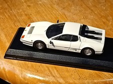 Véhicules miniatures Ferrari en résine
