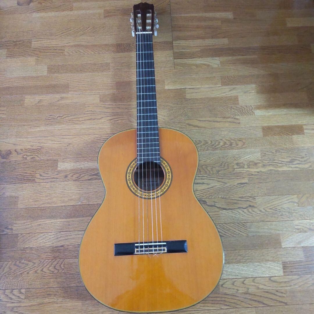 TAKAMINE Classical Guitar - Vintage 1980s with Case From