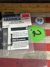 TEAM ASSOCIATED 3929 Motor Clamp Spring & 4-40 x 1.25" Screw