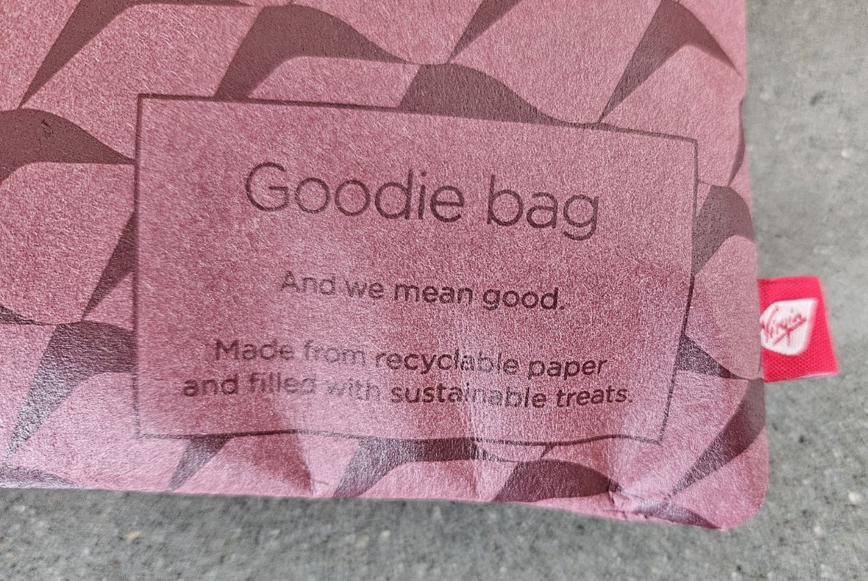 VIRGIN ATLANTIC Upper Class Goodie Bag Amenity Kit w/ Ren cremes NEW UNOPENED