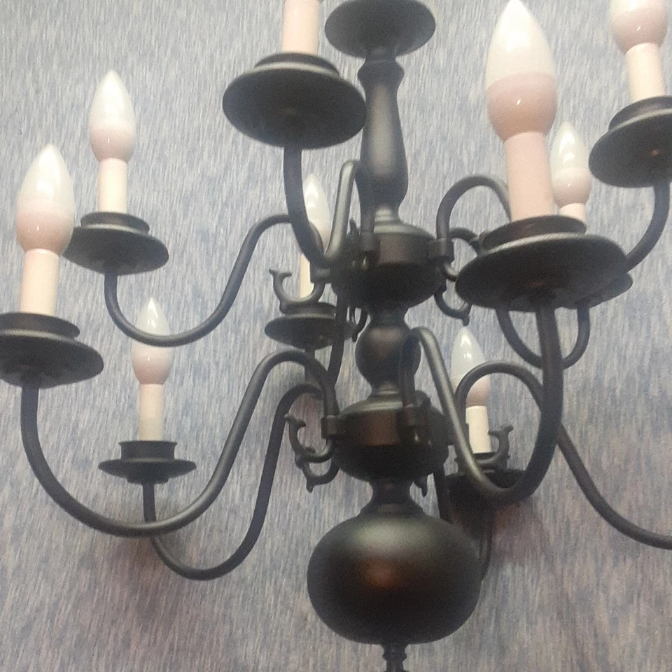 VTG BLACK WILLIAMSBURG STYLE BRASS TEN LED CANDLE LIGHT BULBS 2 TIER CHANDELIER  - Image 4 of 4
