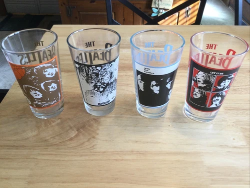 The Beatles 2010 Collector Series 16 Oz Pint Drinking Glasses Tumblers Set of 4