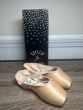 Capezio Pink Pointe Shoes Aerial 191X F7 2.5 C Child Size
