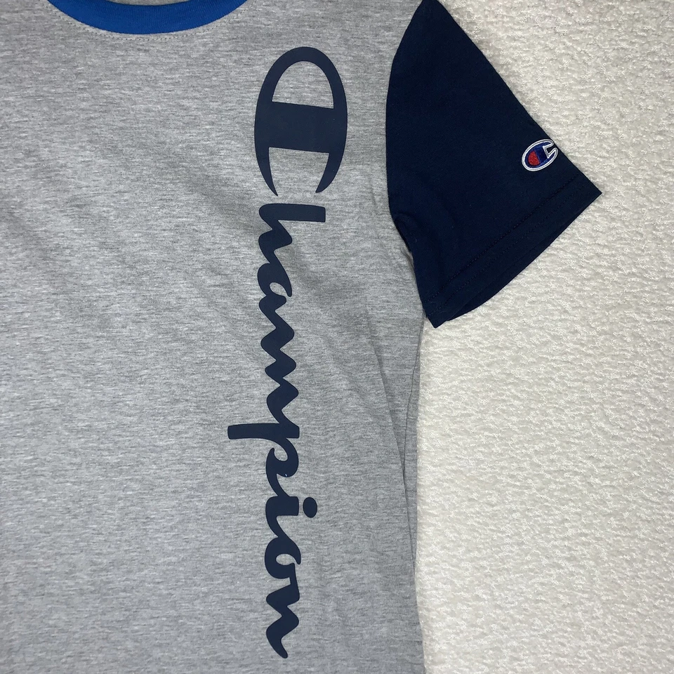 Camiseta deportiva Champion para niño gris talla pequeña S con estampado de logotipo cuello redondo Foto 3 de 4