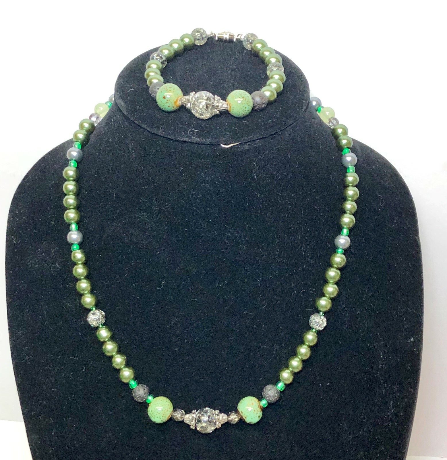 Aromatherapy essential oil diffuser necklace unique stylish design-image