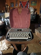 Vintage, Royal Royalite Typewriter in Original Case thumbnail