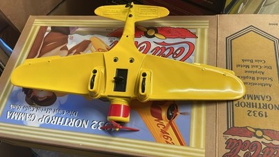 ERTL Coca Cola Northrop Gamma 1932 Flugzeug B900 Spardose OVP unbespielt