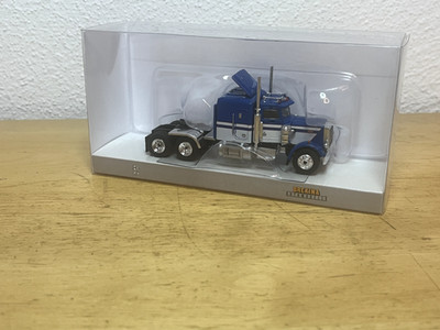 Brekina 85707 Peterbilt 359 blau weiß Solosattelschlepper USA 1:87