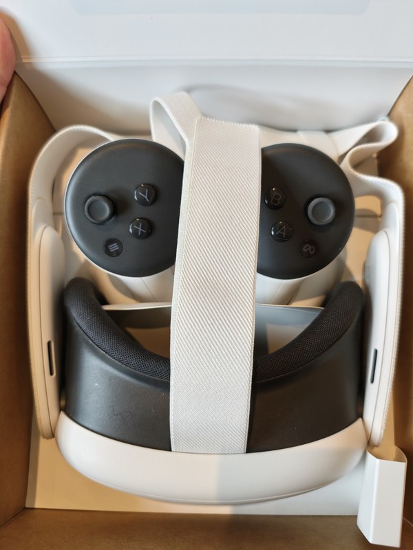 Meta Quest 3 Virtual Reality Headset 128GB White