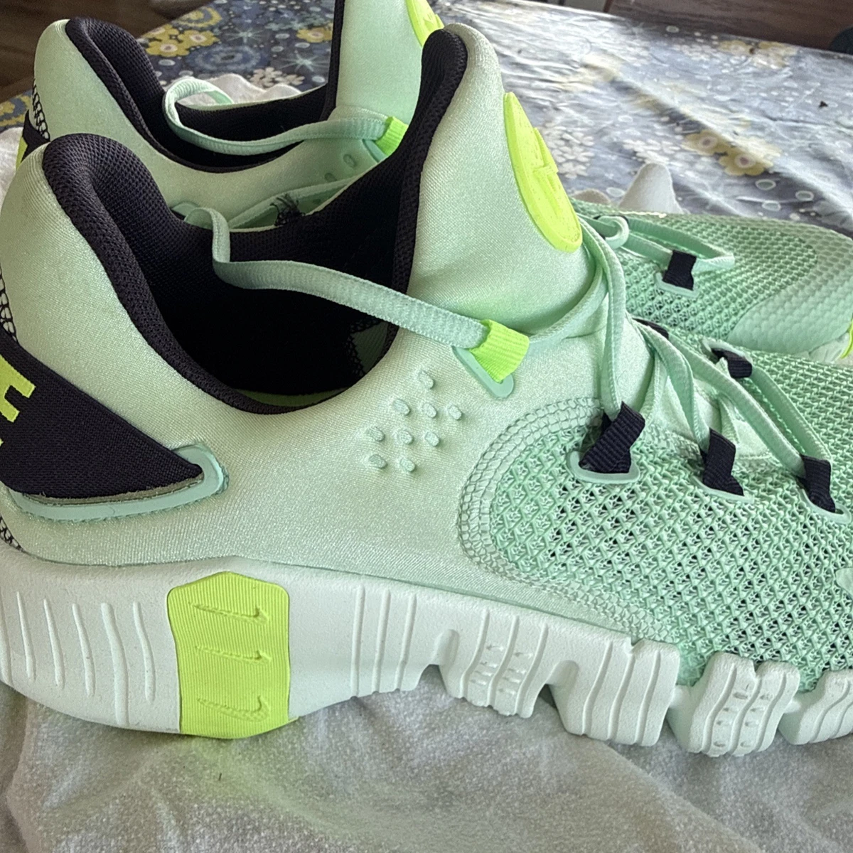 Nike Free Metcon 4 Mint Foam for Sale | Authenticity  display picture 3