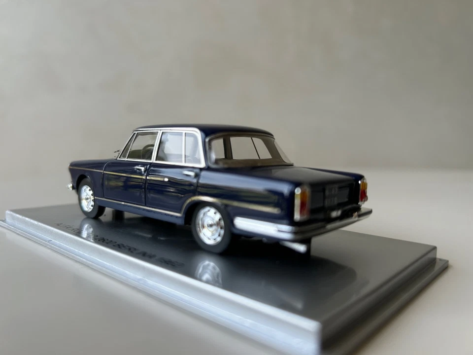 Kess Models Alfa Romeo 2600 Berlina 1962 1:43 - Image 3 of 4