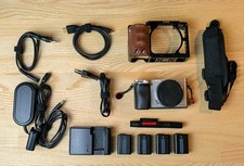 Sony Alpha a6000 Body silber, APS-C mit Zubehörpaket und Koffer