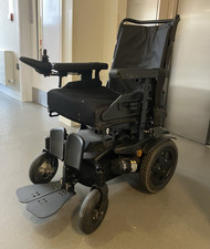 Sunrise Quickie Q100 R Power Wheelchair 4 Wheel Black Electric/Battery, Joystick