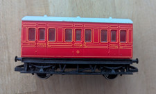 Hornby GB OO Gauge R209  4 Wheel - 3 compartment  Coach red