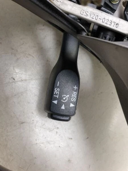 2011 TOYOTA VENZA STEERING WHEEL  - Image 3 of 4