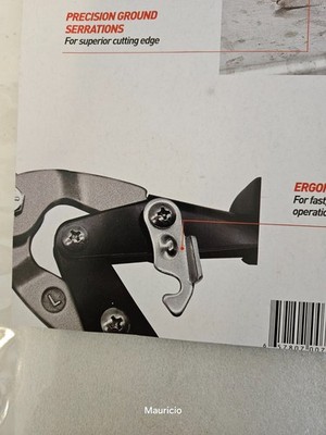 Serrated cutting jaws, cuts up to 18 gauge cold rolled steel. New straight cut.