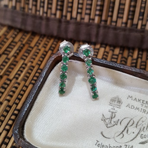 Ladies 925 Sterling Silver Stud Earrings, Brazilian Emerald Earrings, 0.650ct - Picture 3 of 6