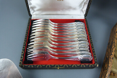Belle Ménagère 61 P en Métal Argenté Modèle Rocaille style Louis xv