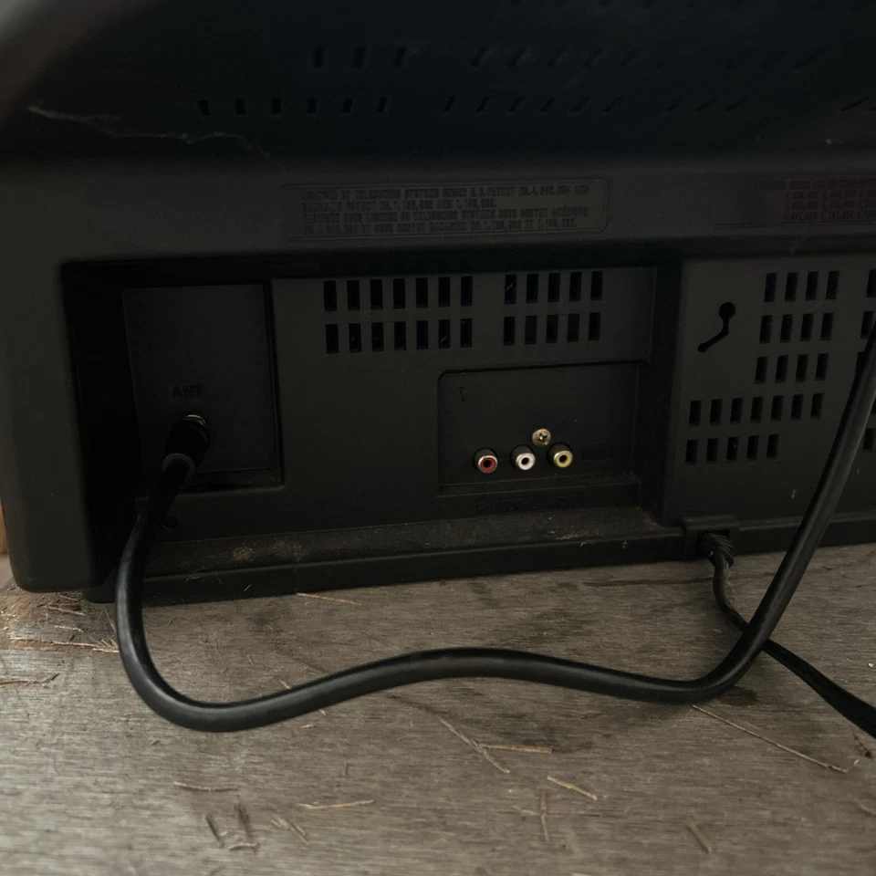 Panasonic CT-20G24A 20” Color Retro Gaming CRT TV Foto 3 de 4