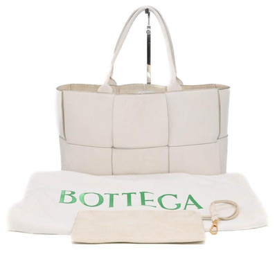 Bottega Veneta アイボリー ハンドバッグ BOTTEGA VENETA Medium Arco Tote Bag White Leather Women's with
