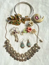 Estate Find  Jewelry  Lot Gold Tone Scitarelli Jeri Lou Etc Mosaic Earrings