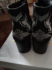 TRUFFLE BLACK BOOTS sparkly silver pattern new size 5