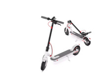 White Electric Scooter Foldable 25 Mile Long Range NEW In BOX Kids  Adults