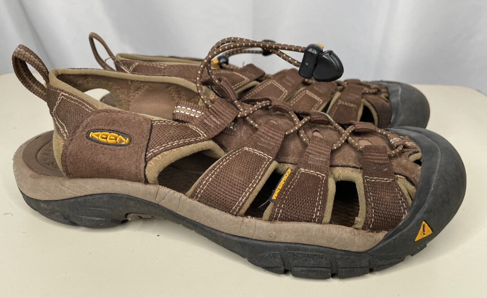 Sandali con scarpe da trekking sportive impermeabili KEEN Newport donna taglia 9