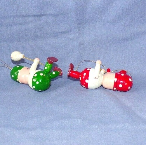 VTG Lot Wood Clown with Balloon Figurine Ornament Red Green Polka Dots 3.5" 2.75 - Picture 3 of 3