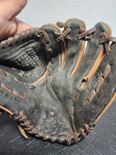 Lot's of 2 all RHT Baseball Gloves - Picture 5 of 14
