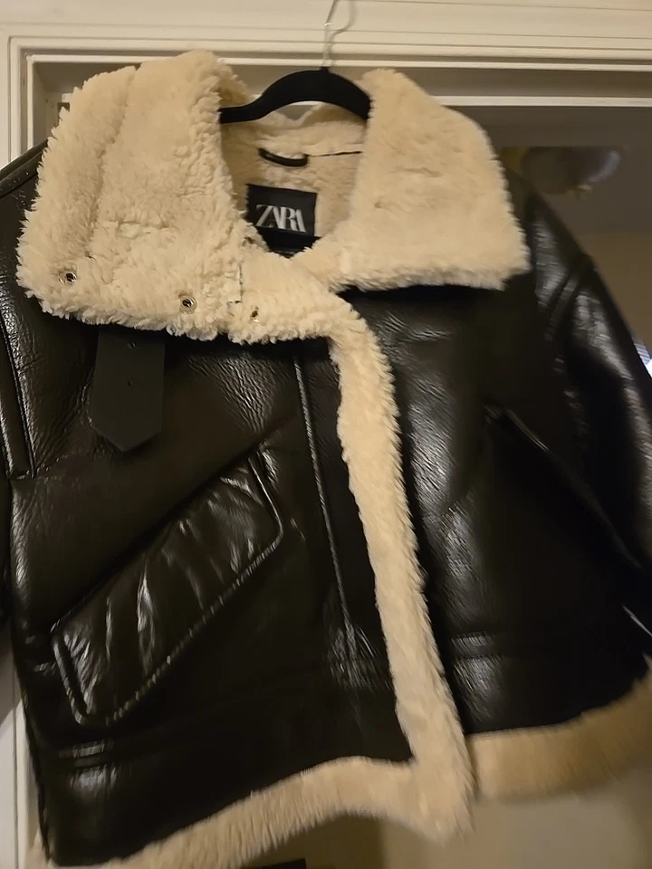 Zara черный искусственной кожи кремовый флисовый воротник куртка размер маленький - Изображение 4 из 4
