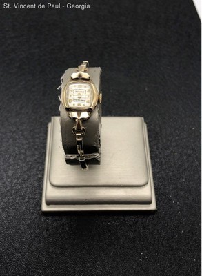 Vintage Gotham 17 Seventeen Jewels Gold Tone Ladies Quartz Watch Great Untested