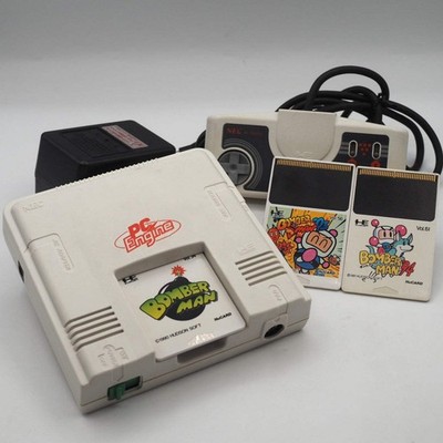 NEC PC Engine Konsole PI-TG001 mit Bomberman,  93 &  94 Spielepaket...